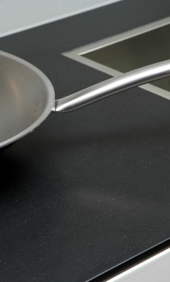 3100_Jet Black_YI8C8932